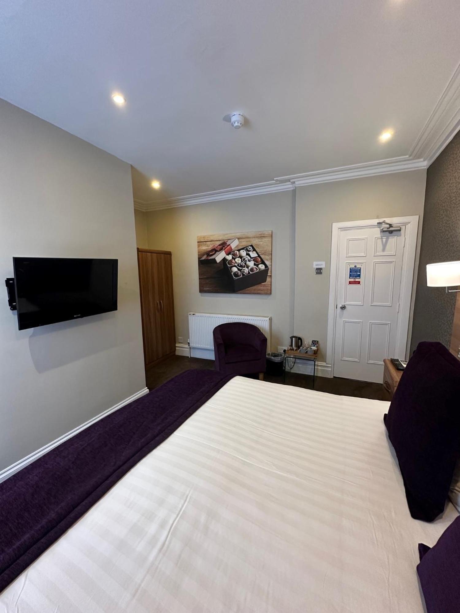 The Chocolate Box Hotel บอร์นมัธ ภายนอก รูปภาพ