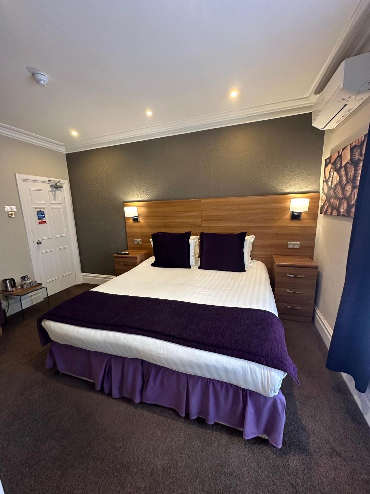 The Chocolate Box Hotel บอร์นมัธ ภายนอก รูปภาพ